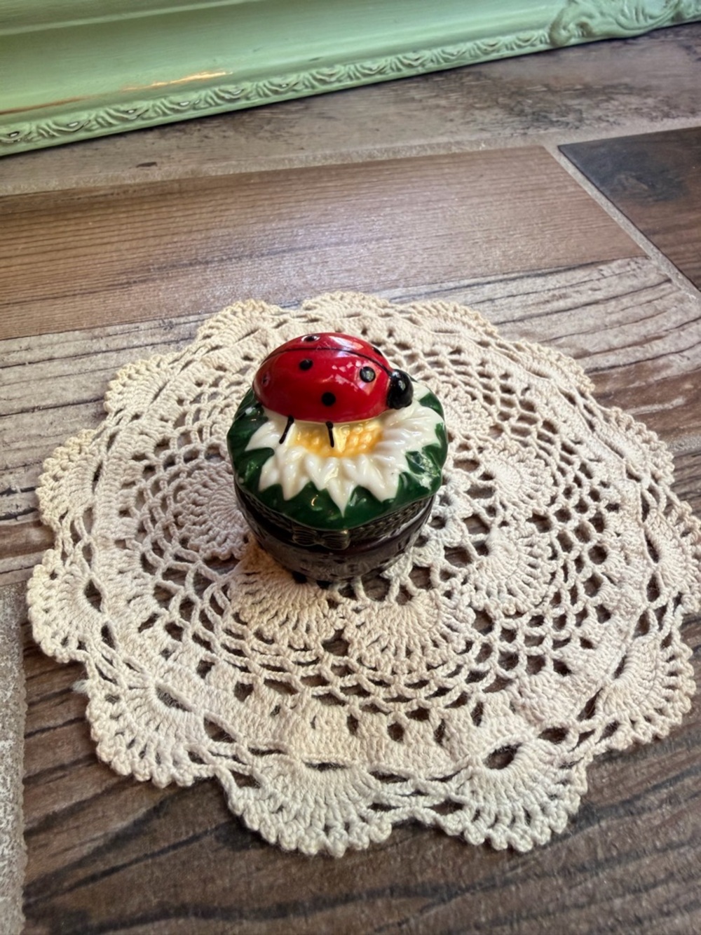 Ceramic Ladybug on Daisy Trinket Box - Red & Green